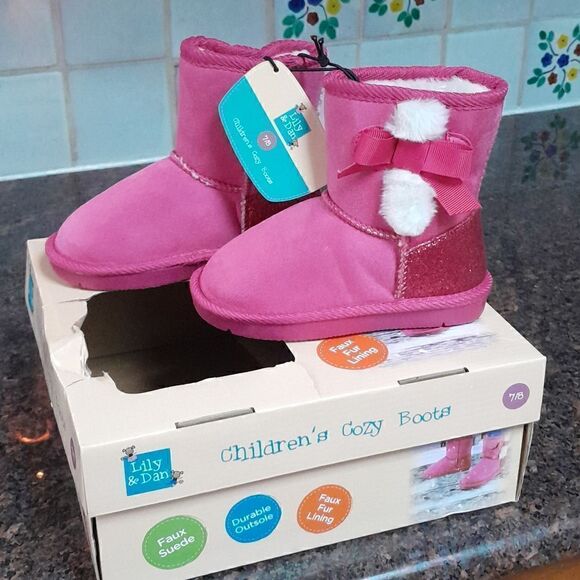Lily and Dan Cozy Boots...Size 7-8 - Picture 1 of 9